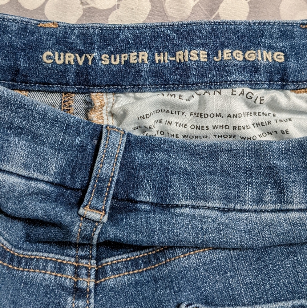 SOLD NWT American Eagle Dream Jeans Curvy Super Hi-Rise Ripped Distressed sz 12 - Picture 5 of 8